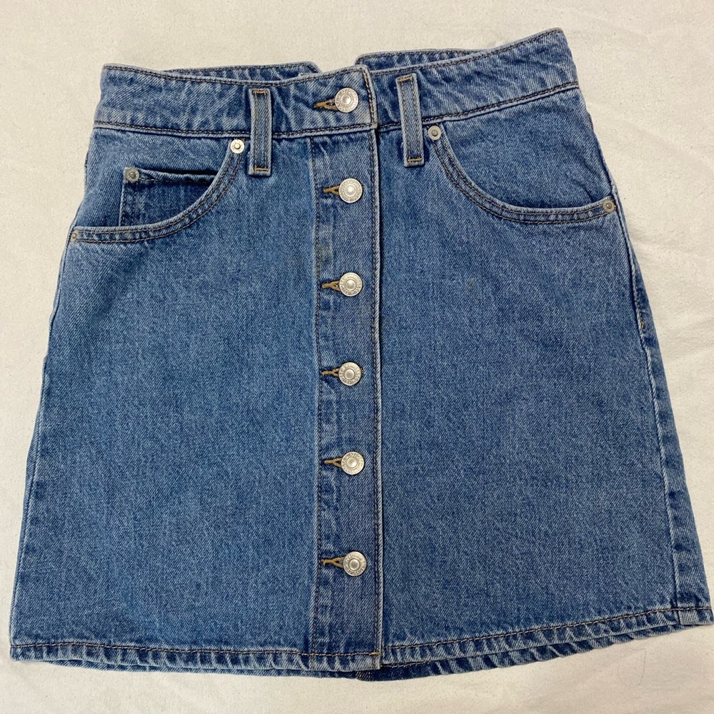 Levi’s Denim Skirt - Picture 3 of 10